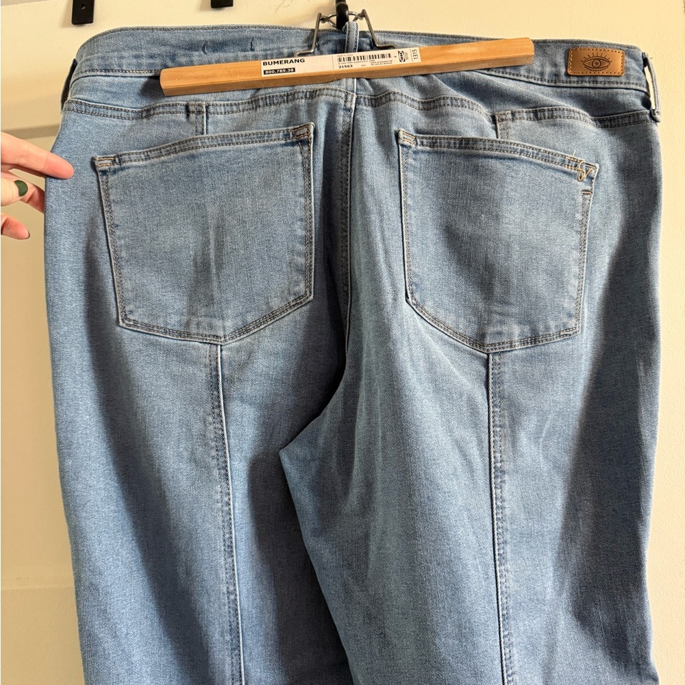Super Flare light wash jeans - Picture 5 of 7